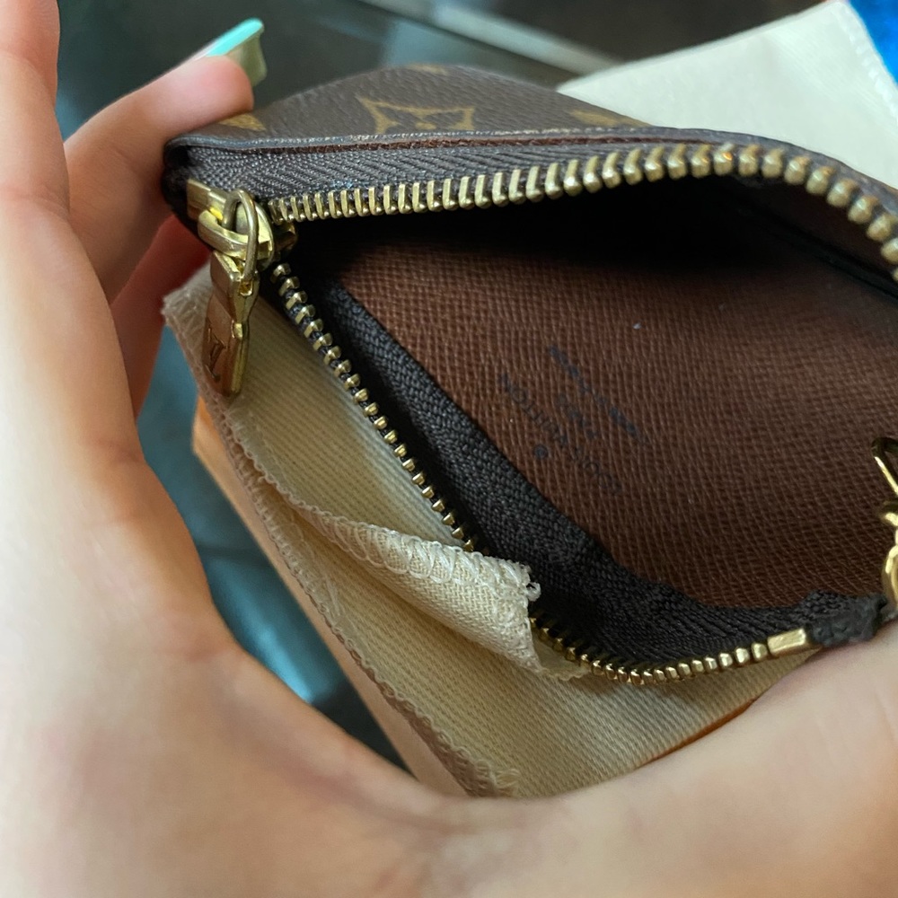 Lv Monogram Key Pouch - image 3